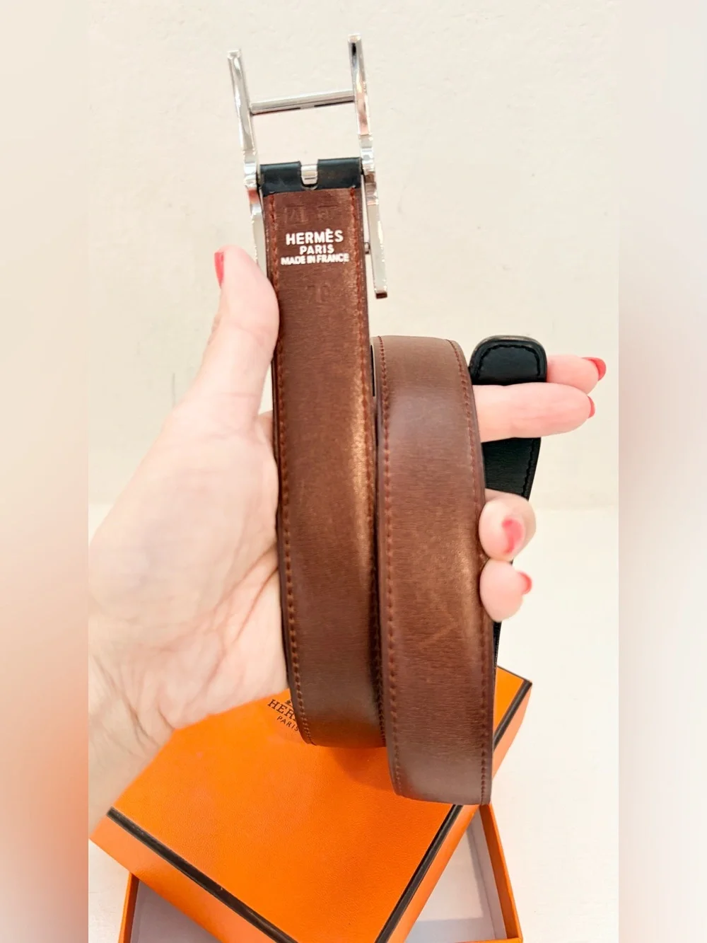 Auth HERMES Quentin Reversible Black/Brown Skinny Leather Belt 1” Width, Size 70